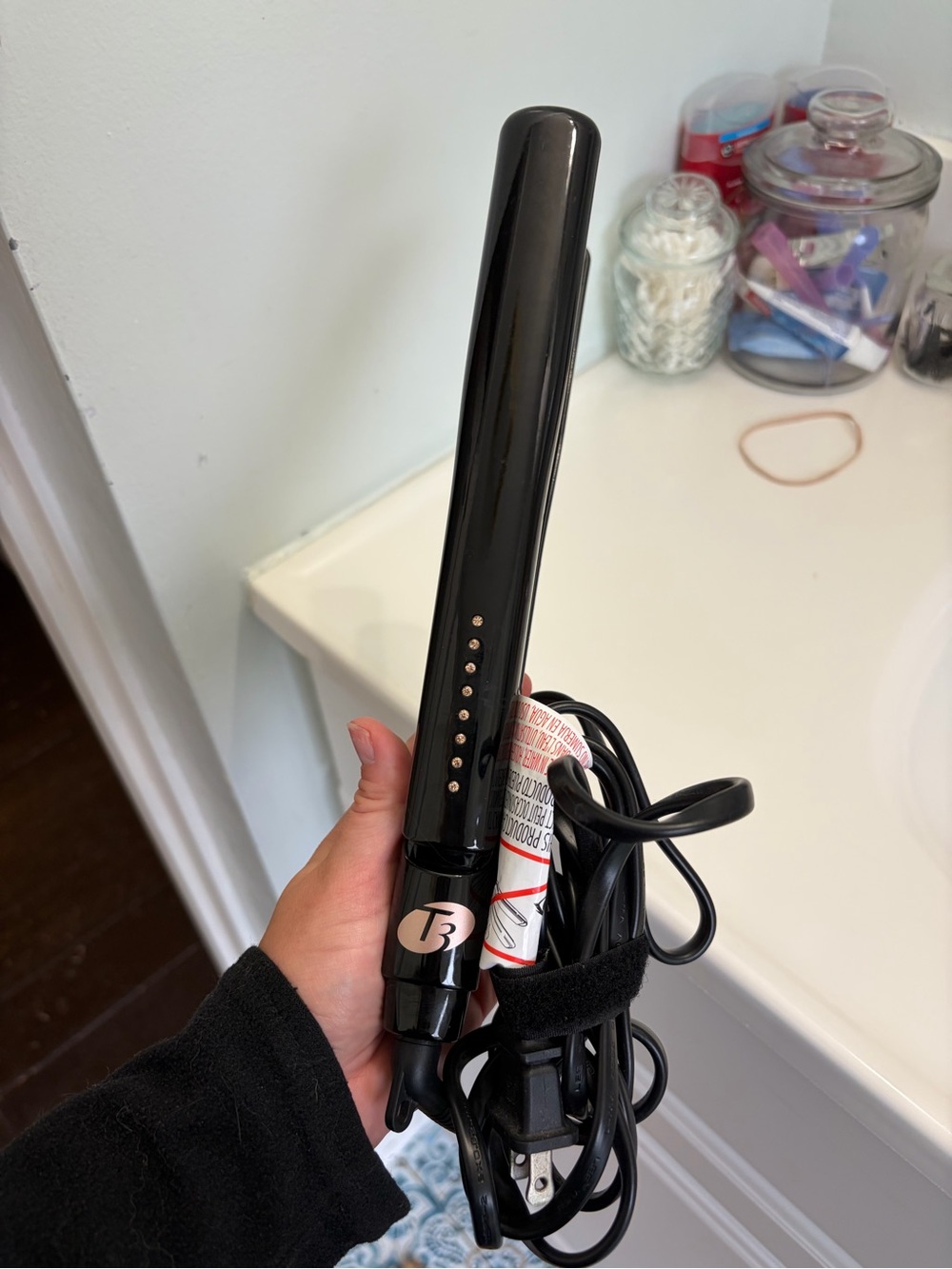 T3 one pass Black Flat Iron Straightener